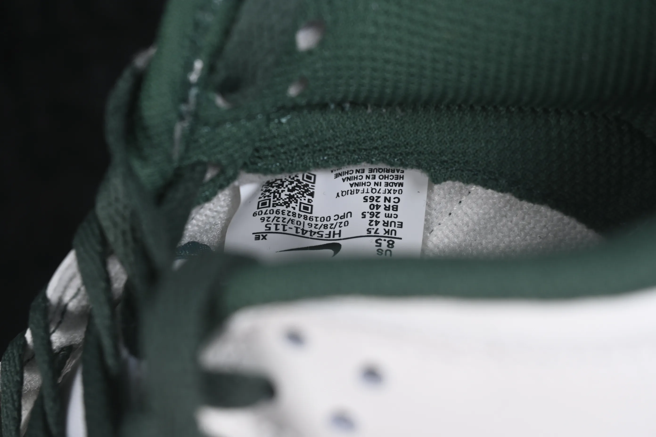 All categories Nk SB Dunk series Nk SB Dunk Low low-top sneakers Nike SB Dunk Low white green low-top casual sneakers HF5441-115